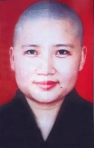 李娜出家跟韩红有关系吗,歌手李娜出家和韩红有关系吗