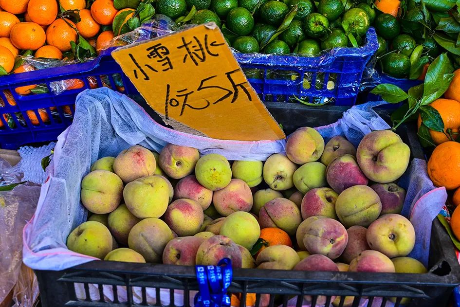 西山脚下的早市,闲逛最具人间烟火气的早市