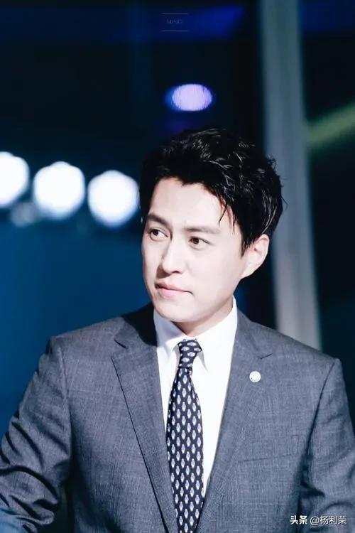 纵有疾风起人生不言弃靳东同款,纵有疾风起靳东的感触