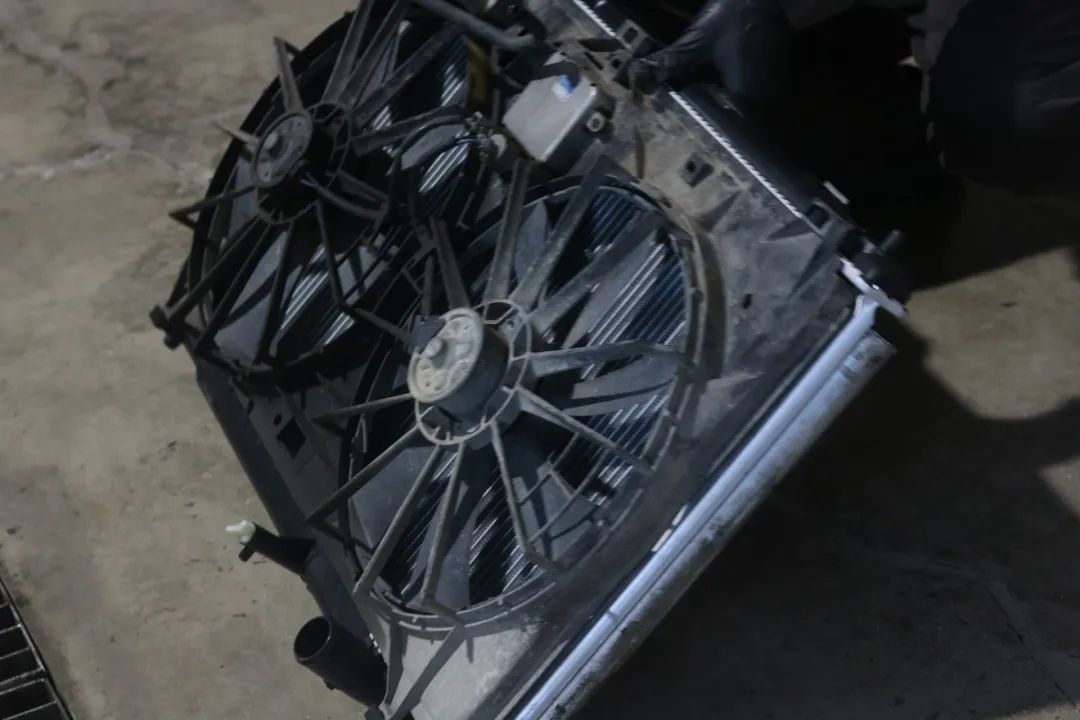 12代皇冠翻新后能开多久,坏掉的车改造成新车