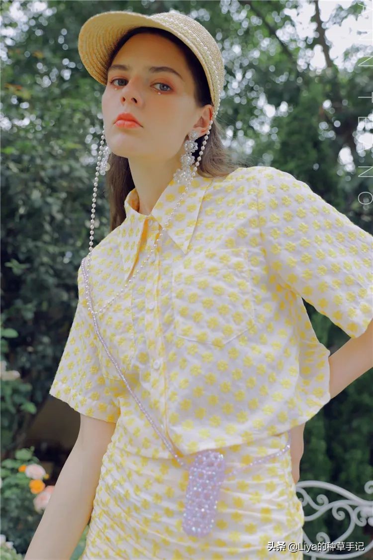 被问爆的街拍穿搭,穿对这3款裙子真心显瘦还美腻