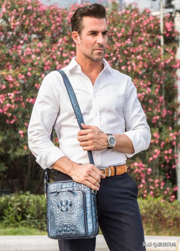 大容量包包高级感简单大方搭配,夏季型男必备的6款包包搭配指南