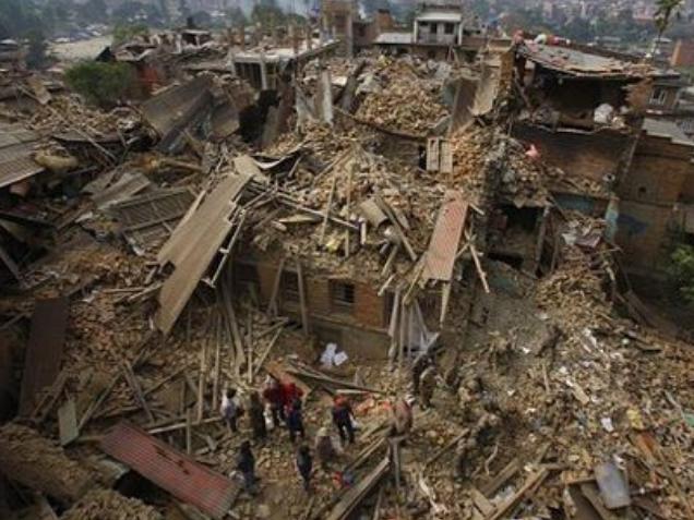 尼泊尔“肾谷”：村民拿命换钱，卖肾钱发财买房，人均身负一道疤