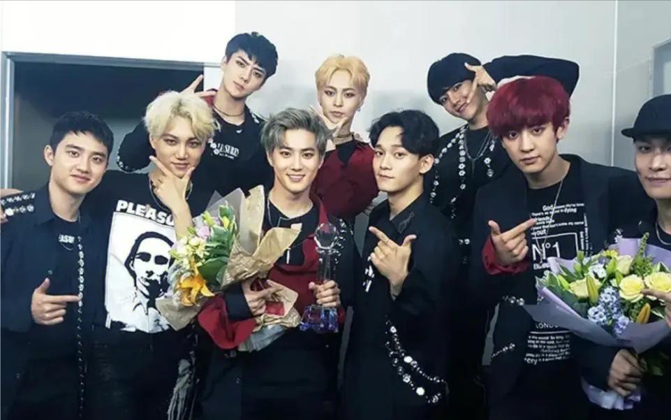 鹿晗是什么时候承认恋情的,鹿晗是什么时候宣布恋情的