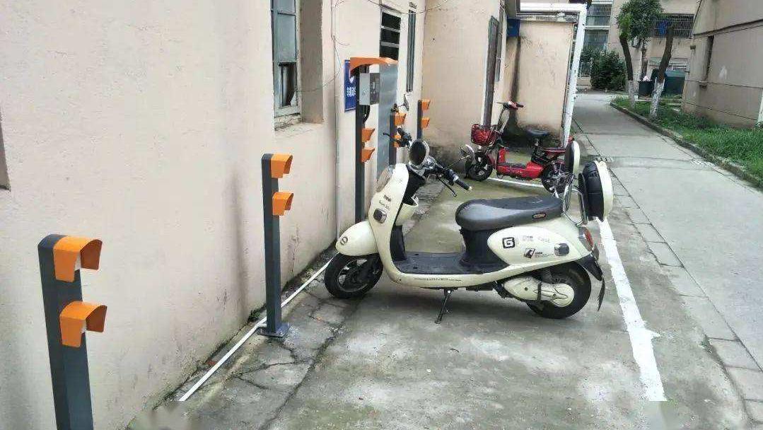 电动车充电器充电时有噪音怎么办,电动三轮车充电器开始充电噪音大