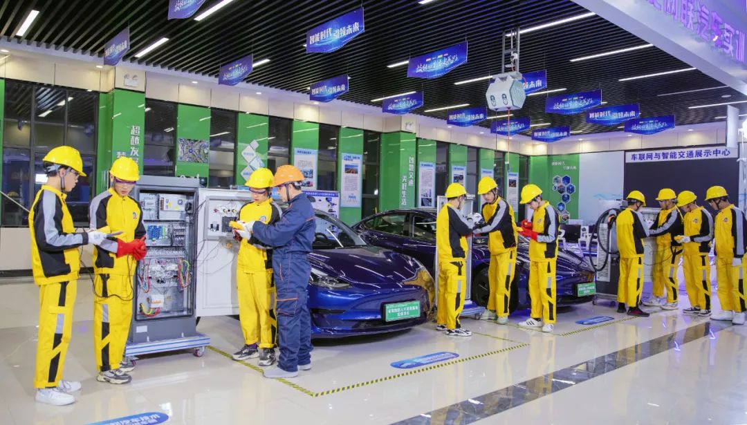 初中毕业上的技校都有什么专业,初中毕业技校学什么专业