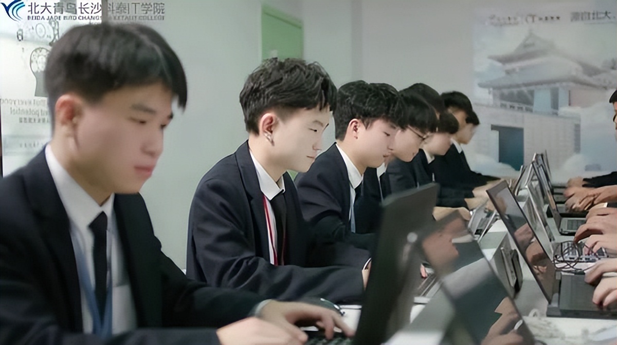 初中毕业上北大青鸟学技术靠谱吗,初中毕业生适合上北大青鸟吗