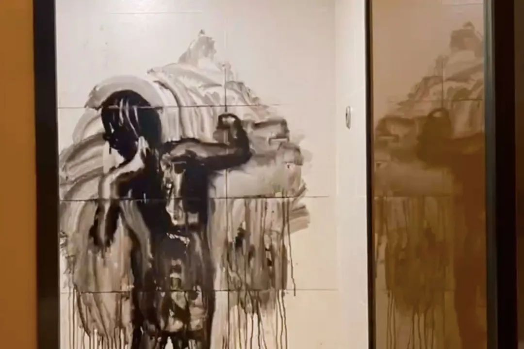 隔离酒店被困男子,疫情期间被困在上海隔离酒店