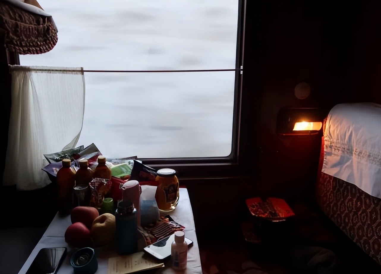 坐上火车去俄罗斯沿途风景,坐火车七天七夜俄罗斯之行