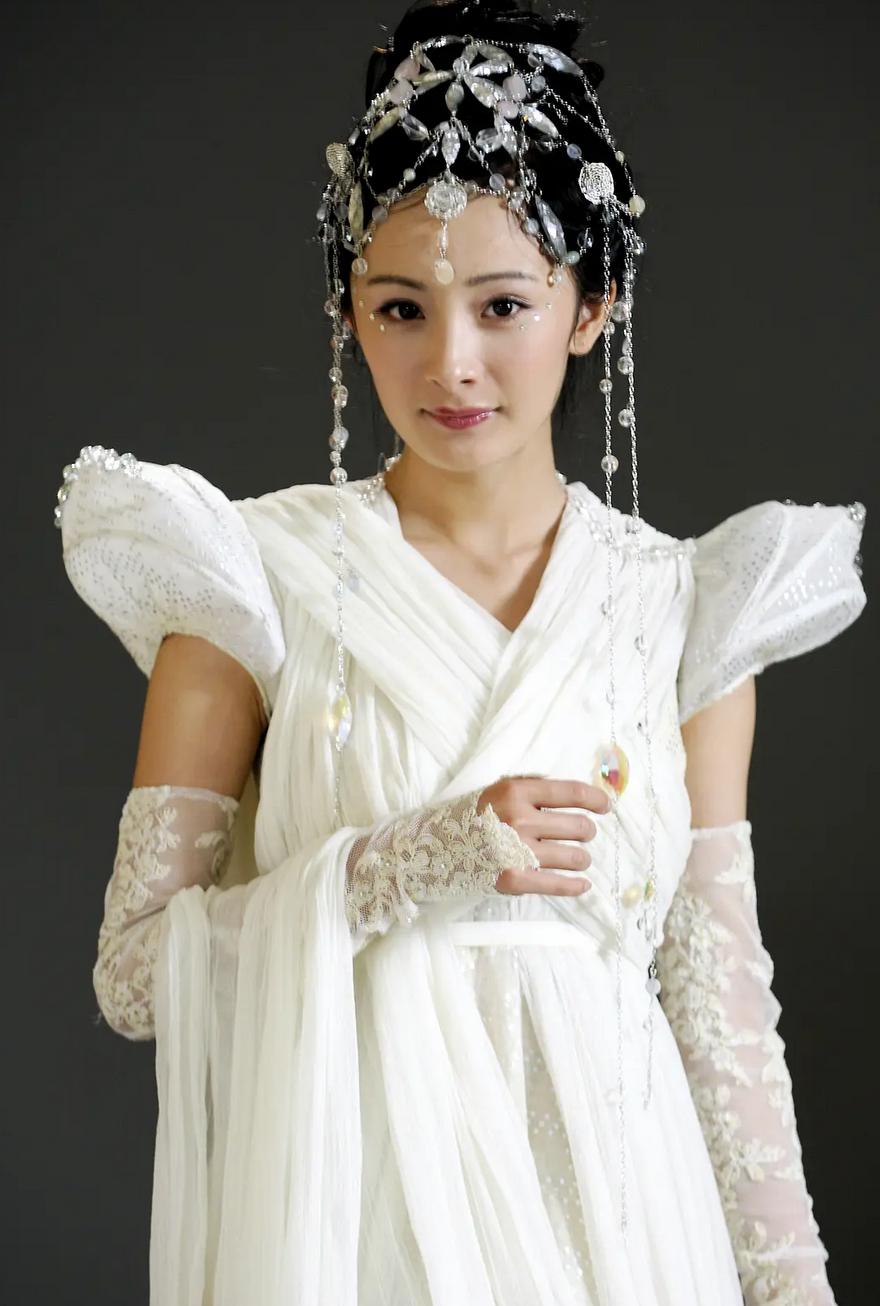 杨幂在日本有多火,杨幂被制成娃娃出售造型可爱