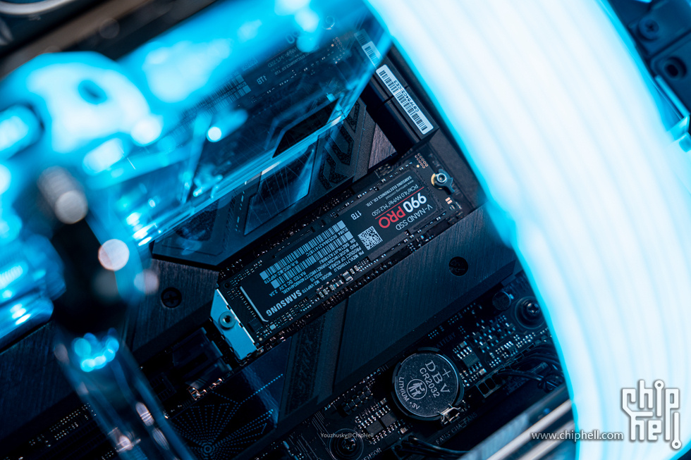 rog创世神装机视频,rog创世神细节