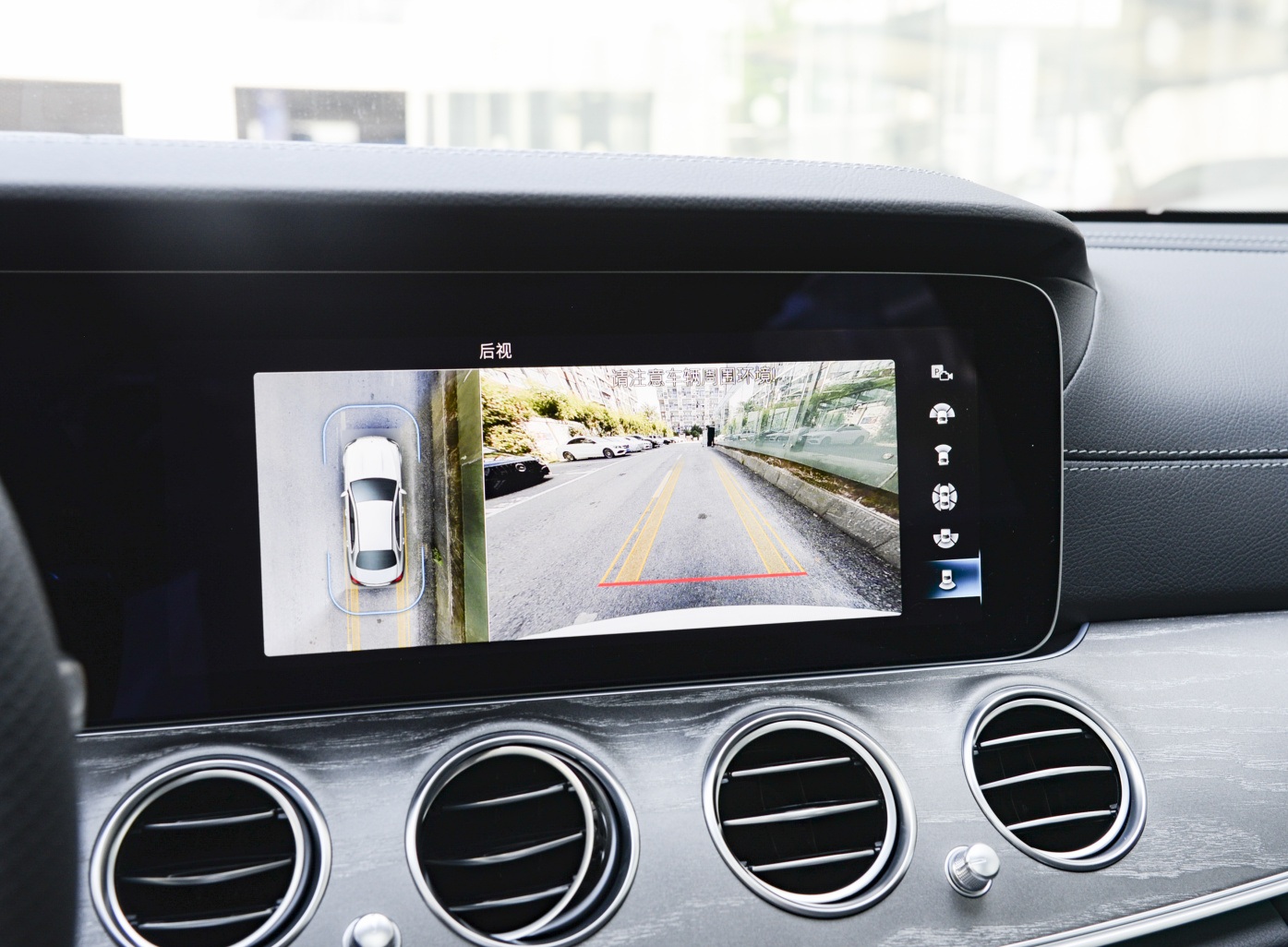 新款奔驰e300l豪华款测评,奔驰e300l是买豪华还是运动豪华