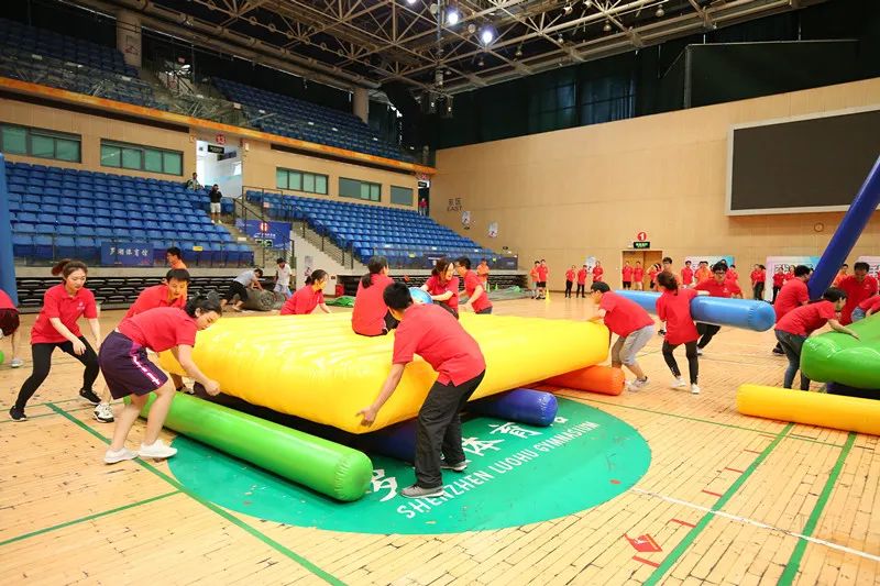 团建趣味飞机游戏怎么玩,趣游研学营