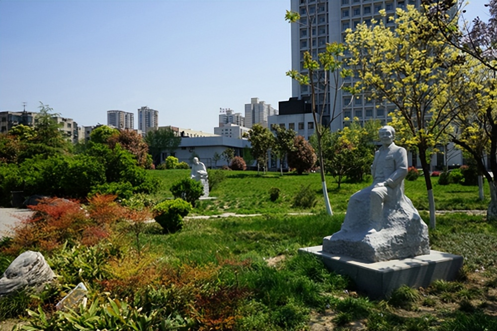 2022西安美术学院本科毕业生1619人，就业率为67.8%，升学率17.2%