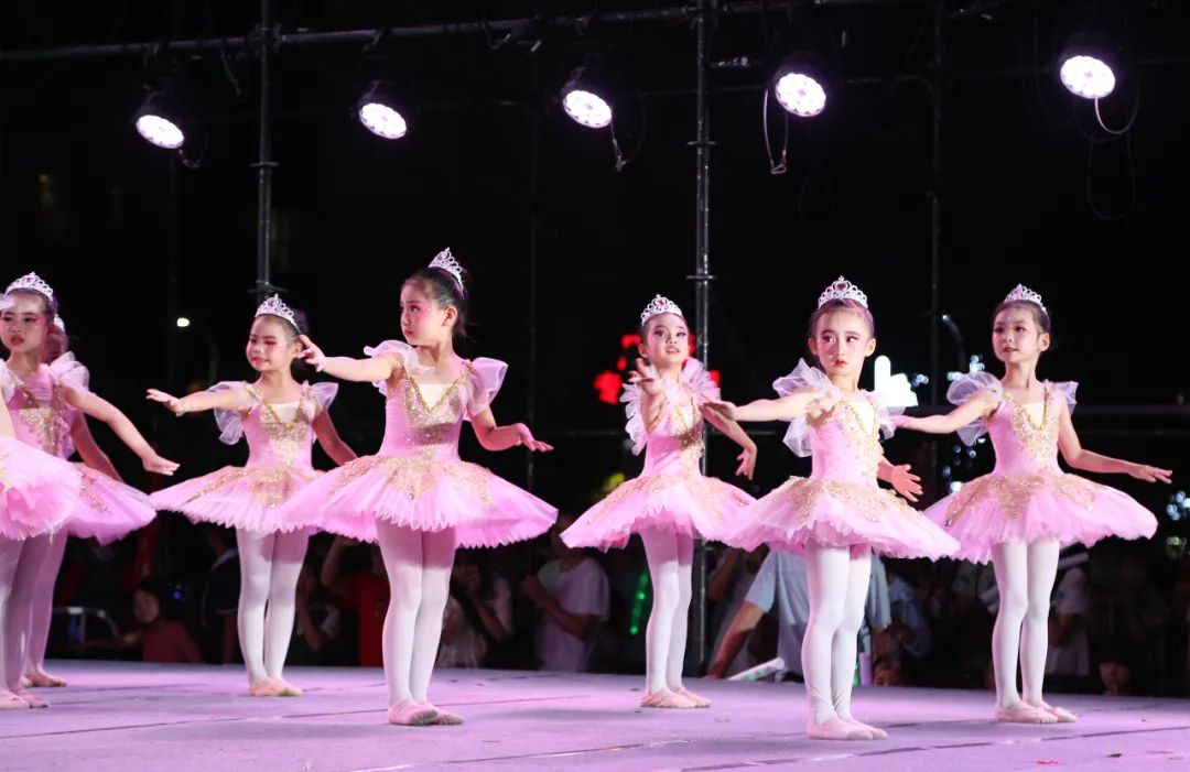 绛戞ⅵ鍚戞湭鏉ヤ富棰樺辜鍎垮洯鍏竴,绛戞ⅵ鍚戞湭鏉ュ辜鍎垮洯澶х彮鍏竴鑺傜洰