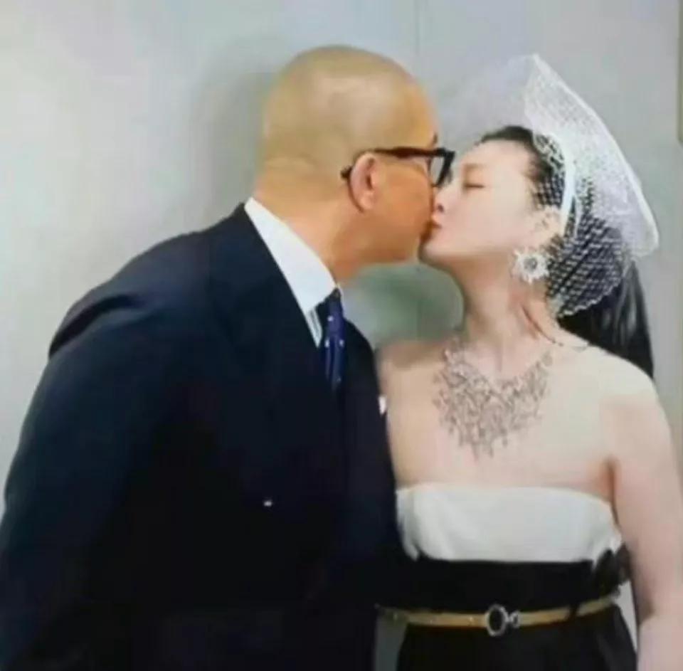 大s卖了几个房子给汪小菲,大s晒出购房明细反击汪小菲