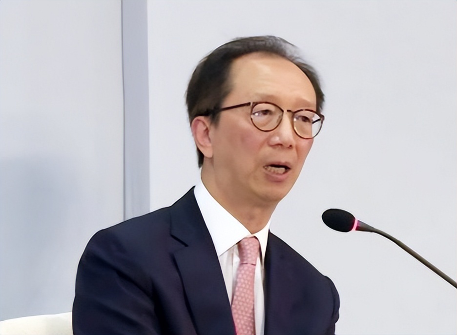 梁锦松娶小26岁伏明霞,梁锦松娶伏明霞时年龄