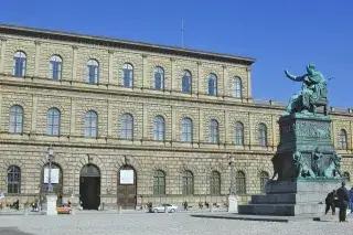 慕尼黑青岛啤酒节,拜仁慕尼黑主场安联球场