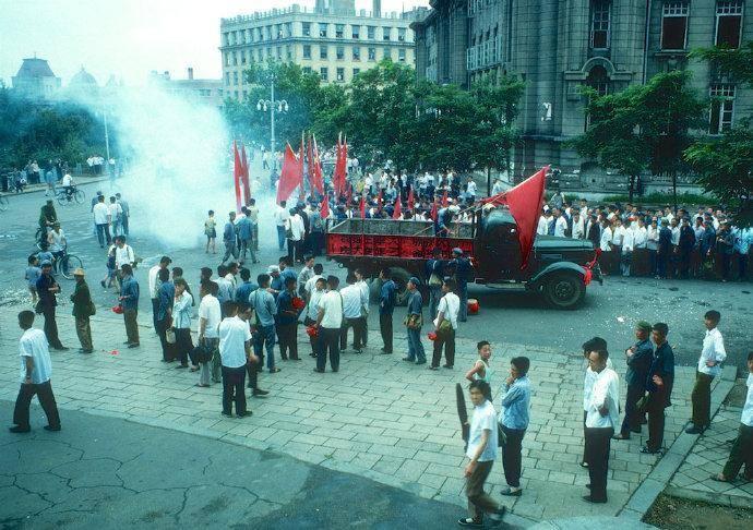 侵华日军*行暴**照片，女子为活命，脱衣服让日本人拍摄，*辱侮**致死