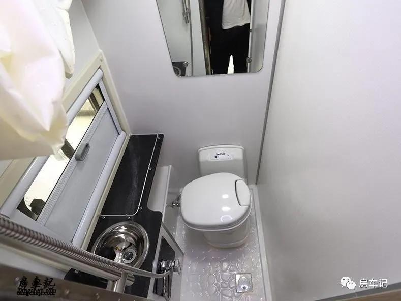 最新款卫航b型房车,卫航f590野兽型房车用车