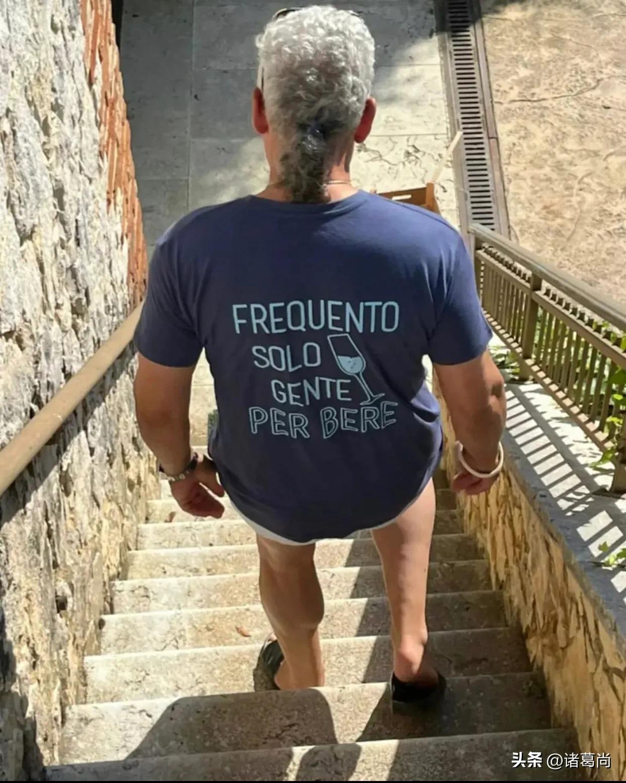 足球帅哥巴乔,巴乔踢球照片