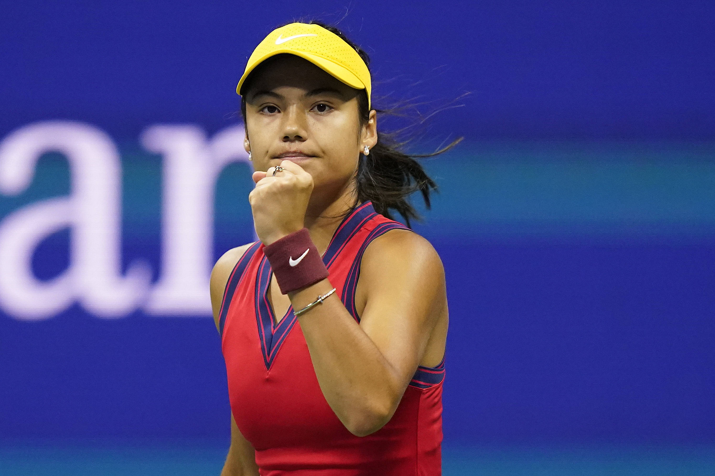 拉杜卡努：用58个单词敷衍回答16个问题惹怒媒体，危机终于来临