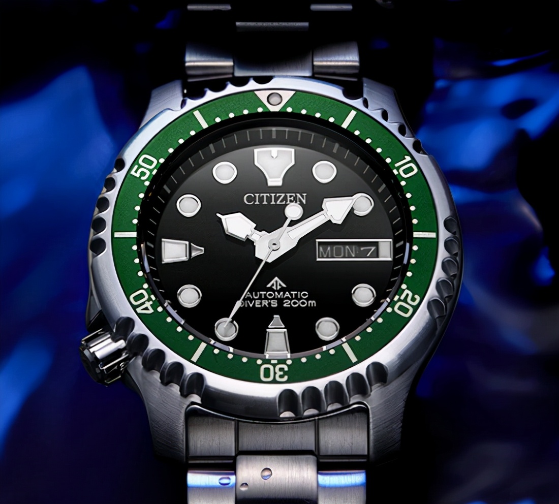 西铁城82s和西铁城8215的区别,西铁城手表好吗