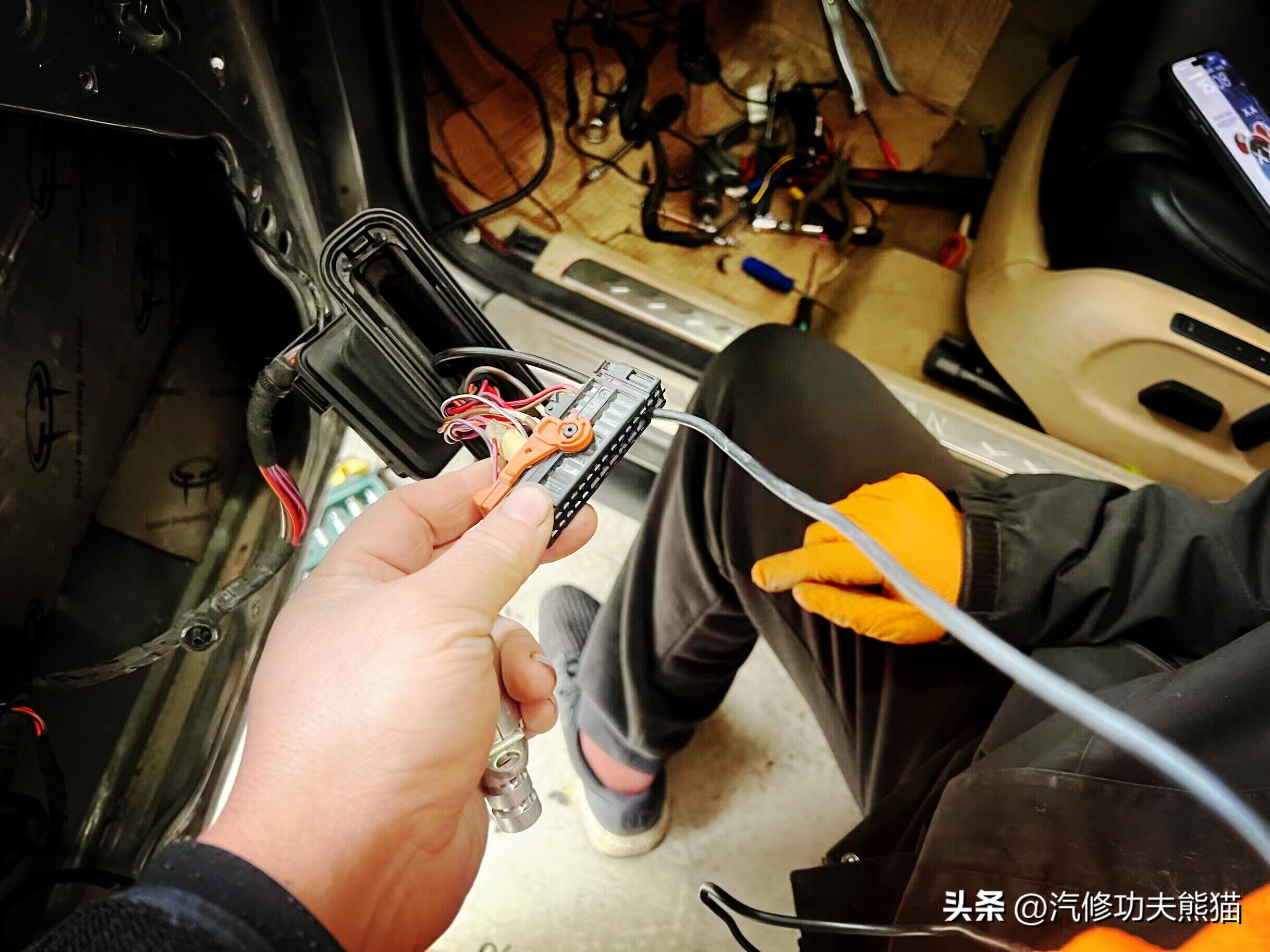 父亲老车翻新修复,父亲去世留下了的车去翻新