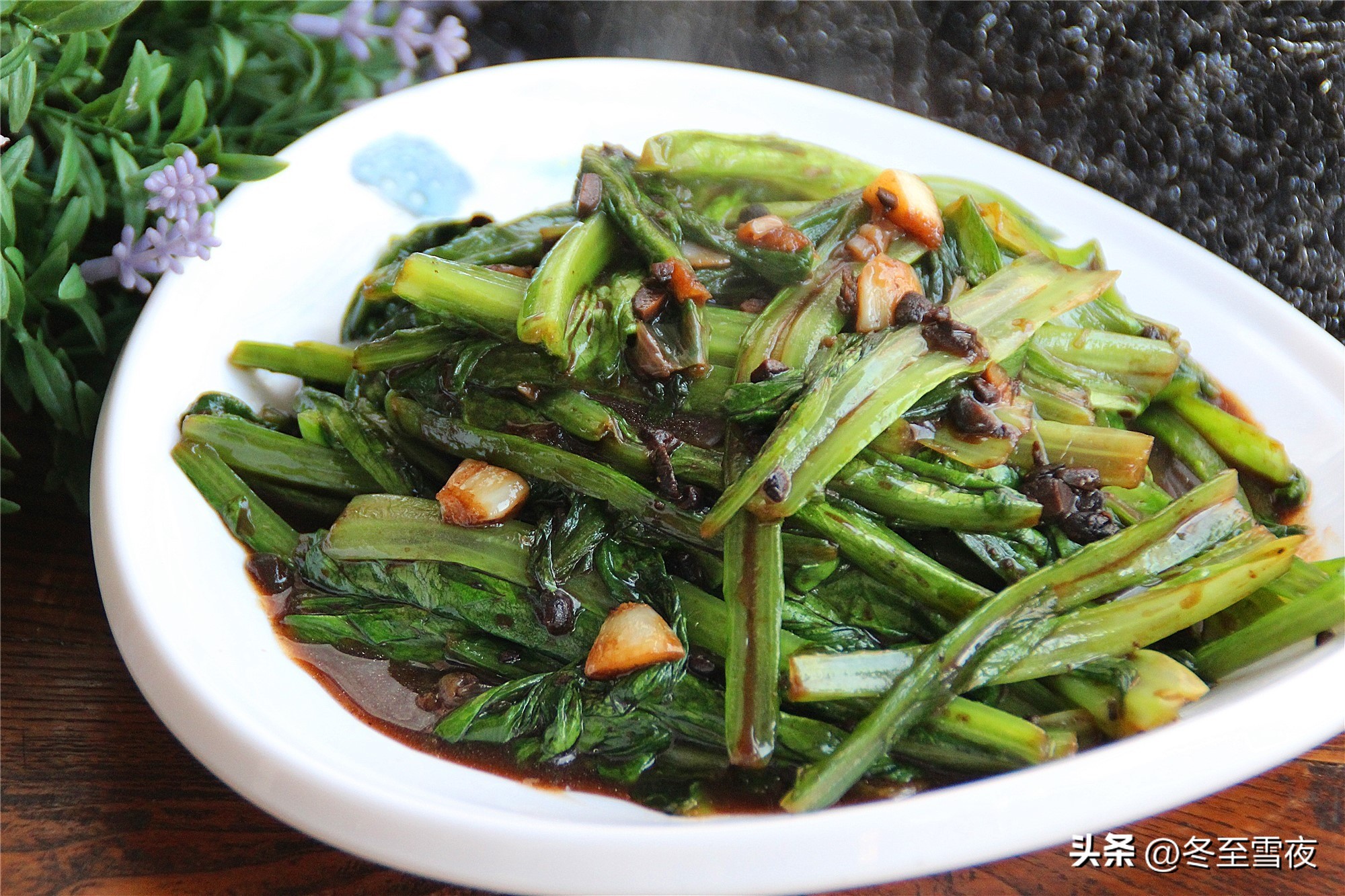 油麦菜和什么搭配炒最好吃,油麦菜跟什么炒最好吃又营养