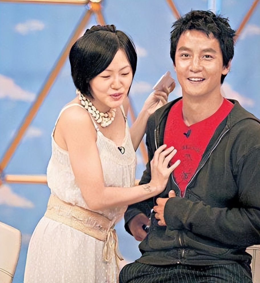 骚扰辱骂、被敬酒、被揩油，娱乐圈的恶趣味，连男演员也难逃魔掌