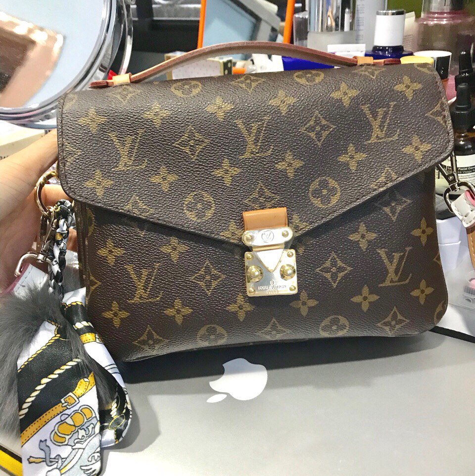 lv邮差包为什么有的有手提,lv邮差包为什么会开裂