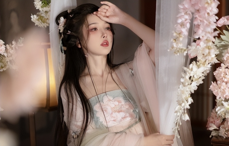 三本穿越重生经典小说情节超亮眼,三本穿越重生经典小说越看越心动