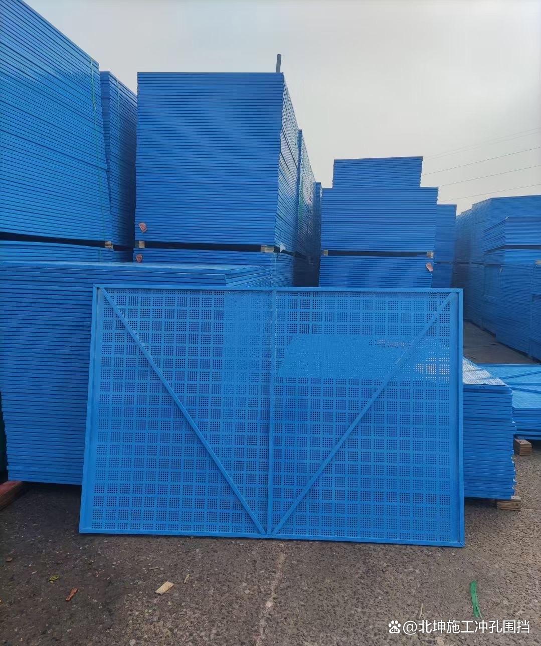 爬架网又叫做外架钢网片，价格是这样的