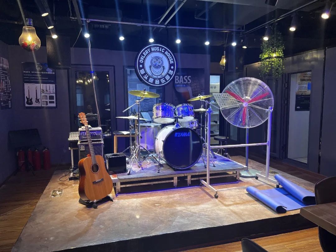 希望自己成为一个音乐人,成为一个音乐人