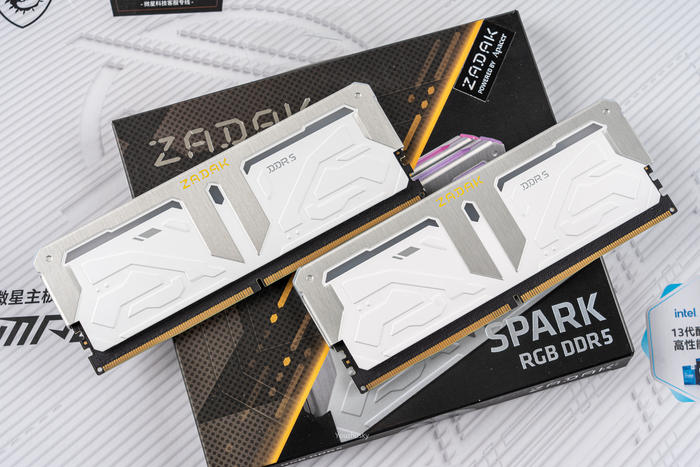 紧凑大白——Z790刀锋+影驰4070TI+机械大师C34PRO极地白装机展示