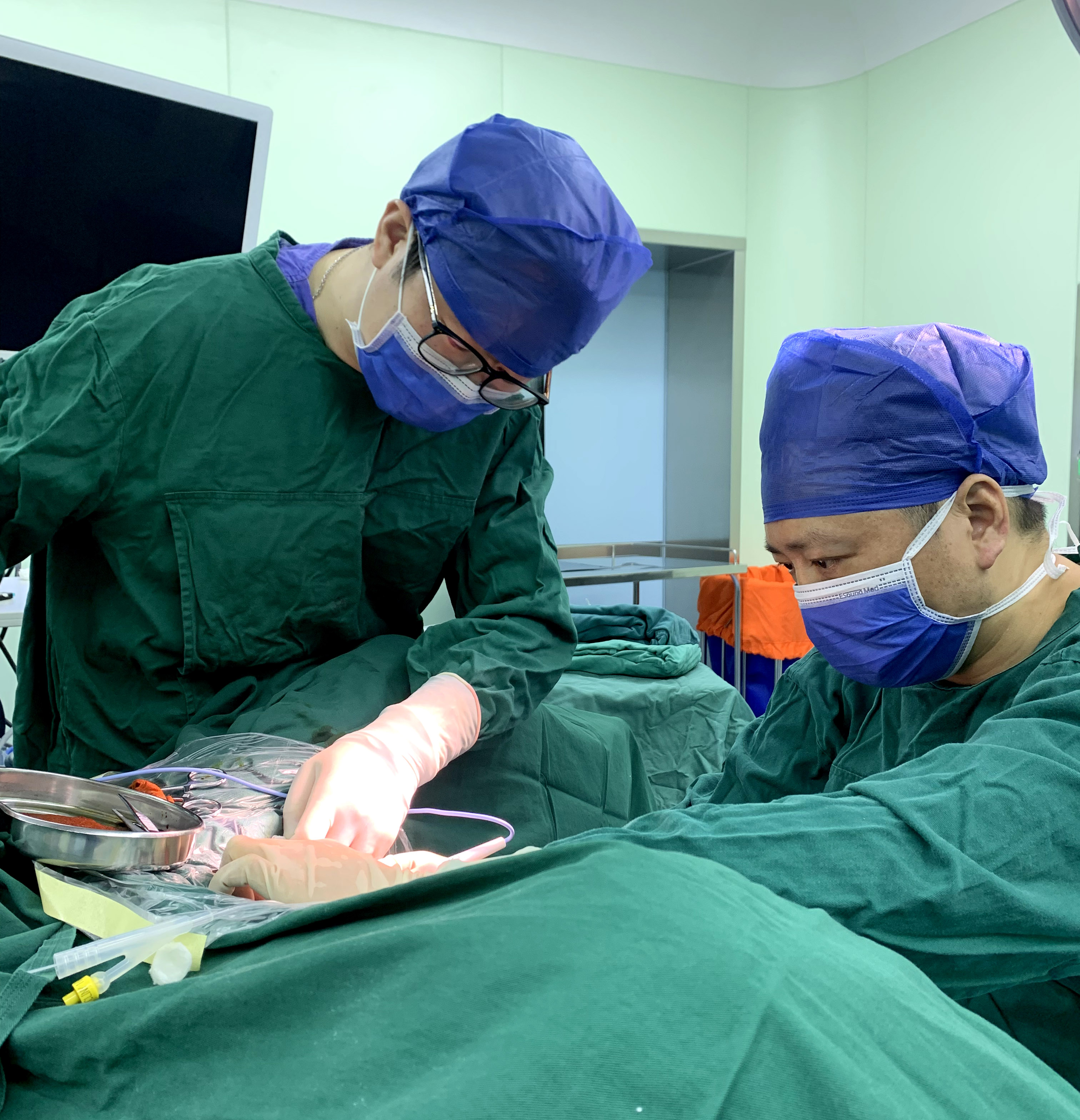 【300ML】上饶11岁少女腹痛排尿受阻，原来是处女膜闭锁惹的祸