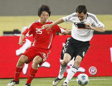 赵鹏都在踢中卫,赵鹏踢中卫是什么梗