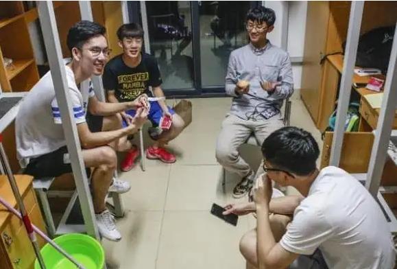 大学宿舍里的那些神操作,高校宿舍神操作