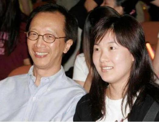 甘比晒刘銮雄66岁所生三胎女儿,甘比刘銮雄生四胎了吗