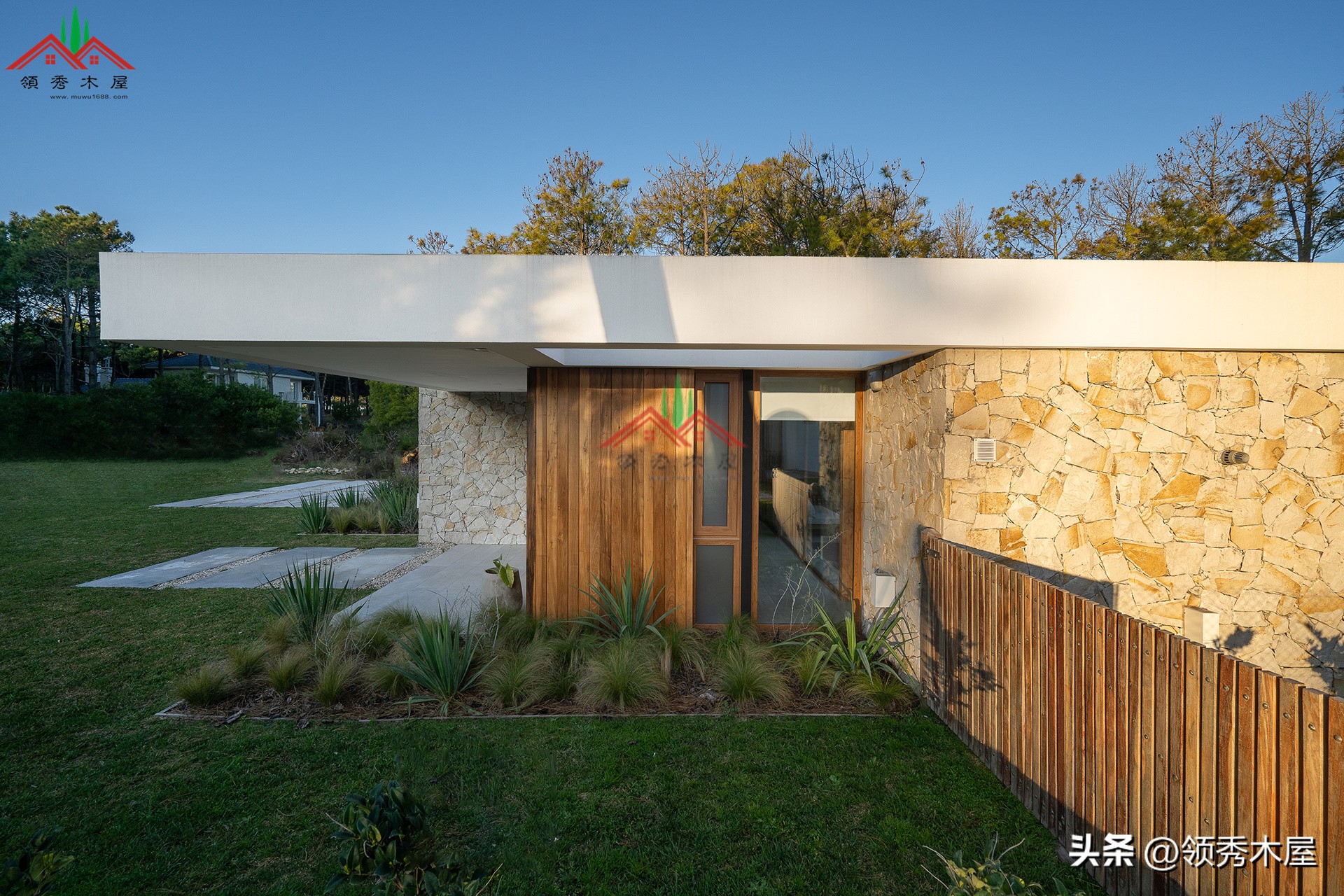 看完这个用木头装修的房子我肠子都悔青了农村的房子后悔装修早了