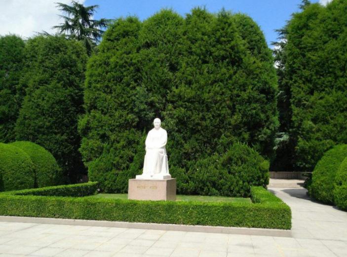 万国公墓的宋氏墓园留下许多谜团,万国公墓埋葬了哪些人