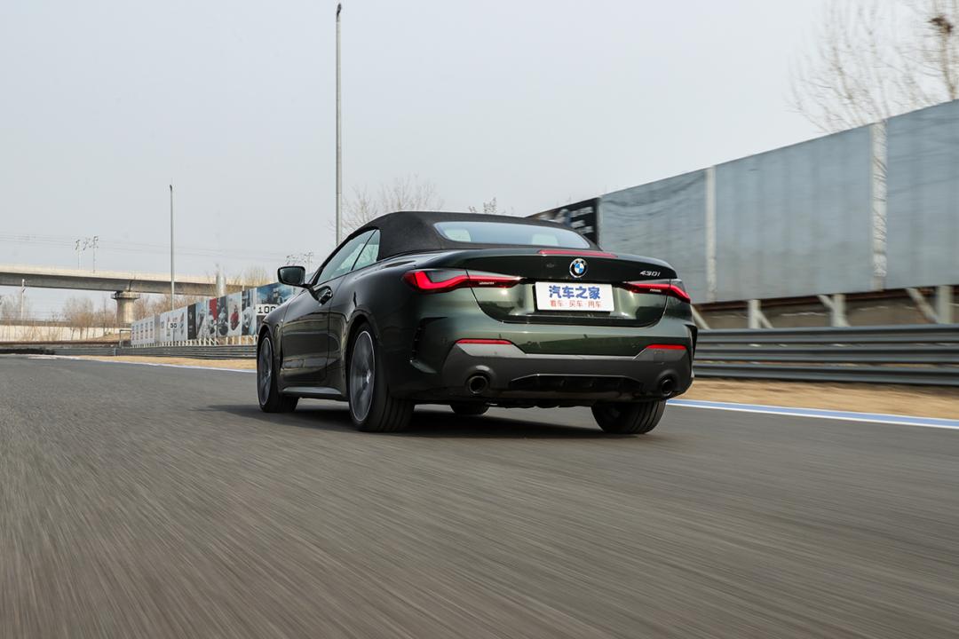 宝马4系敞篷2023款开起来怎么样,宝马4系敞篷版硬顶打开