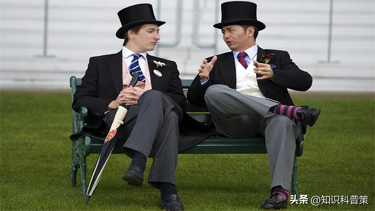 男鞋鞋跟为啥有切口,男鞋后跟凸起