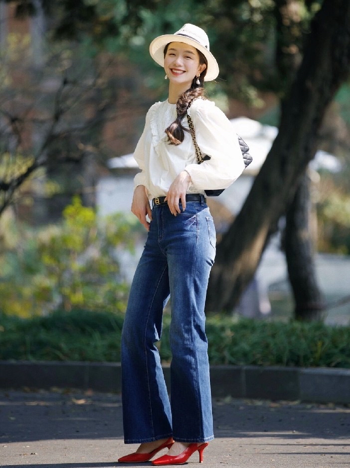 为啥穿牛仔裤看着不显高,为啥穿牛仔好看穿别的不好看