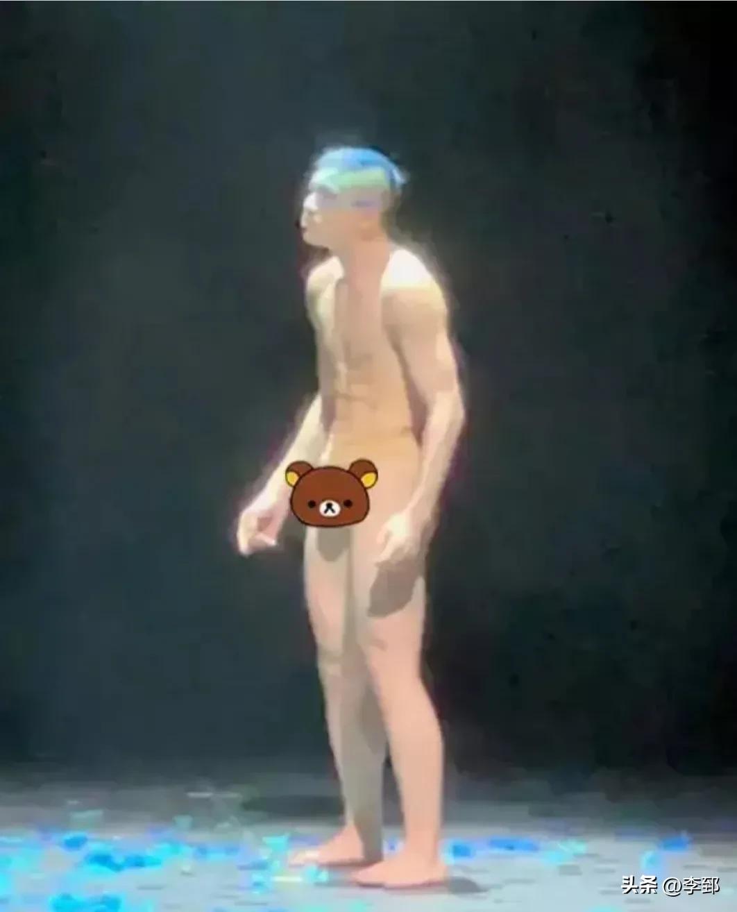 女的抓男的手臂舞蹈,舞蹈女孩下腰手抓脚展示