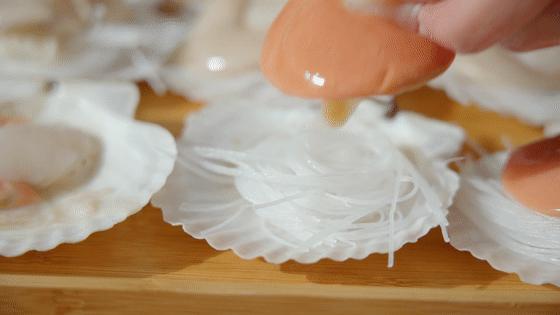 蒜蓉粉丝大虾蒸扇贝,蒜蓉粉丝蒸扇贝鲍鱼生蚝的做法