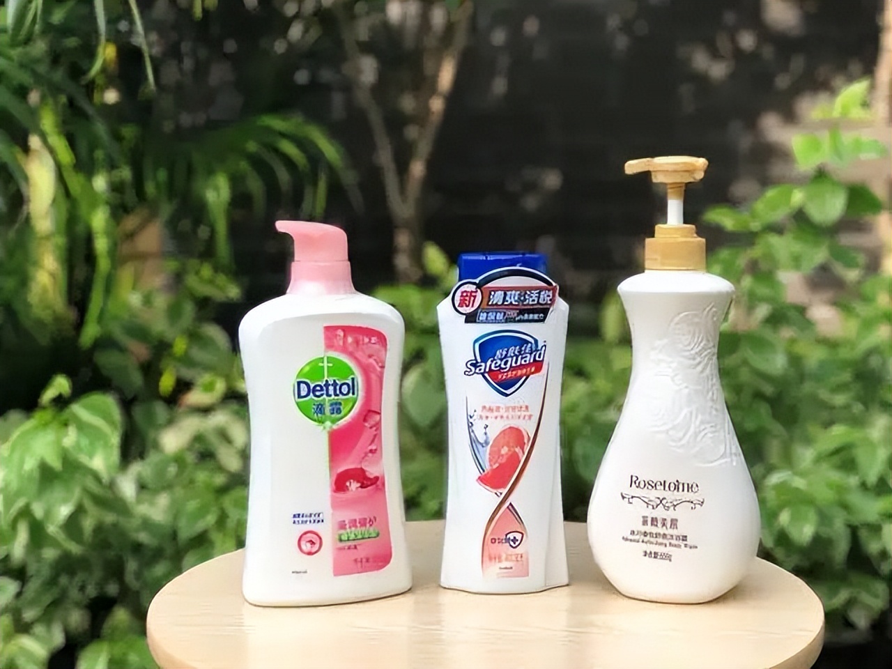 身上老是洗不干净是怎么回事,洗完澡皮肤干痒起白皮屑怎么回事