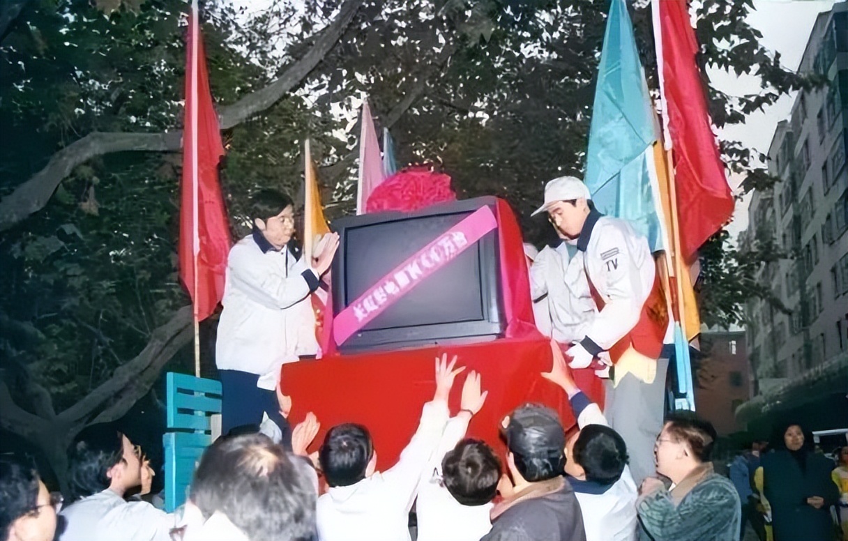 熊小川持股,熊小川身家