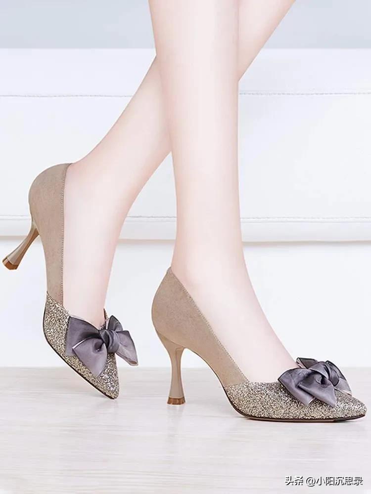 达芙妮和卓诗尼的鞋子哪家好,女款四季鞋品牌达芙妮