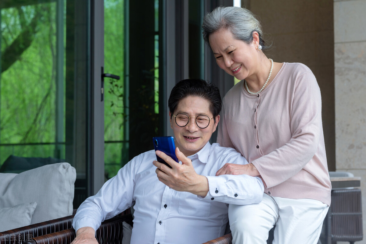 过来人忠告：晚年再婚，只谈“交易”，莫提感情